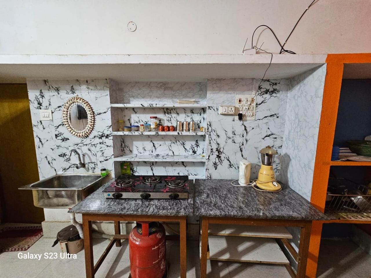 Sudha Kutir Puri Apartment Екстериор снимка
