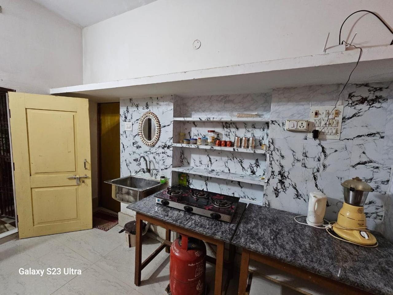 Sudha Kutir Puri Apartment Екстериор снимка